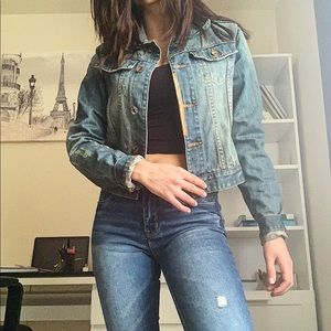 Cropped  Vintage Denim Jacket